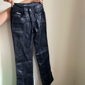 Deadstock leather pants from 2000s!